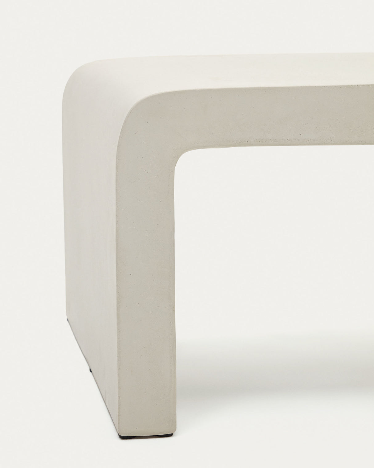 Aiguablava Couchtisch aus Zement in Weiß 135 x 65 cm - ZEN ZONE Furniture