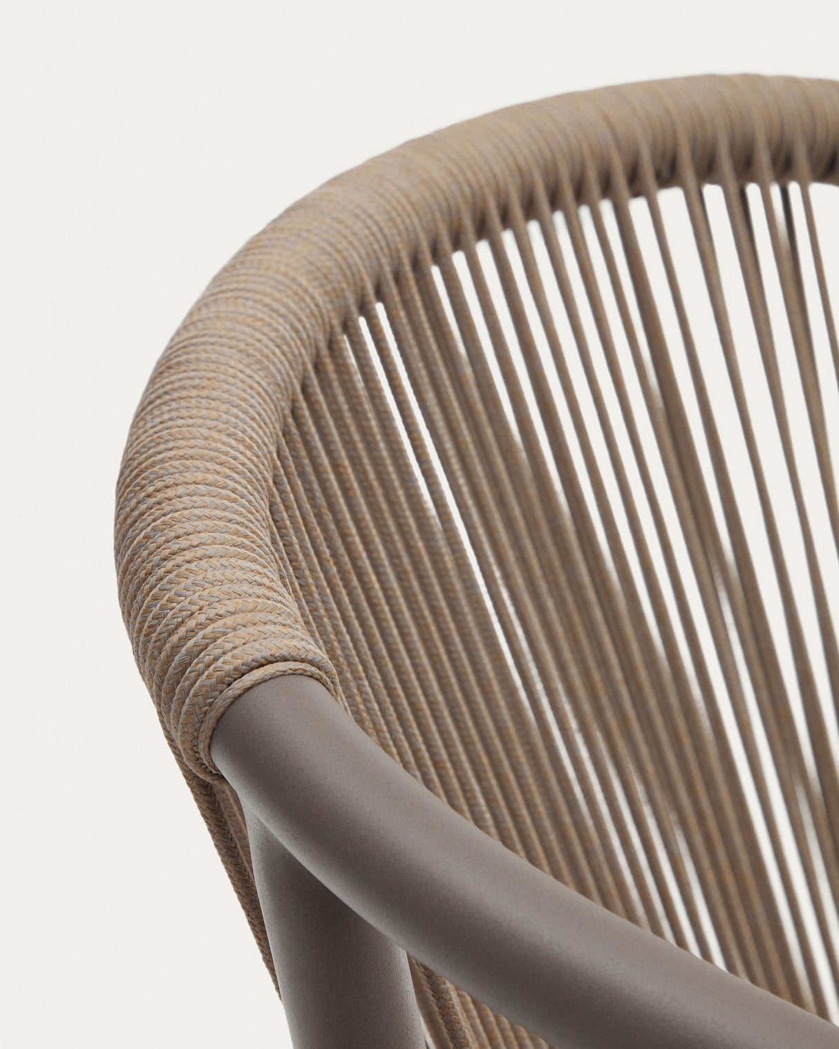 Xelida stapelbarer Gartenstuhl aus Aluminium und Seil braun - ZEN ZONE Furniture