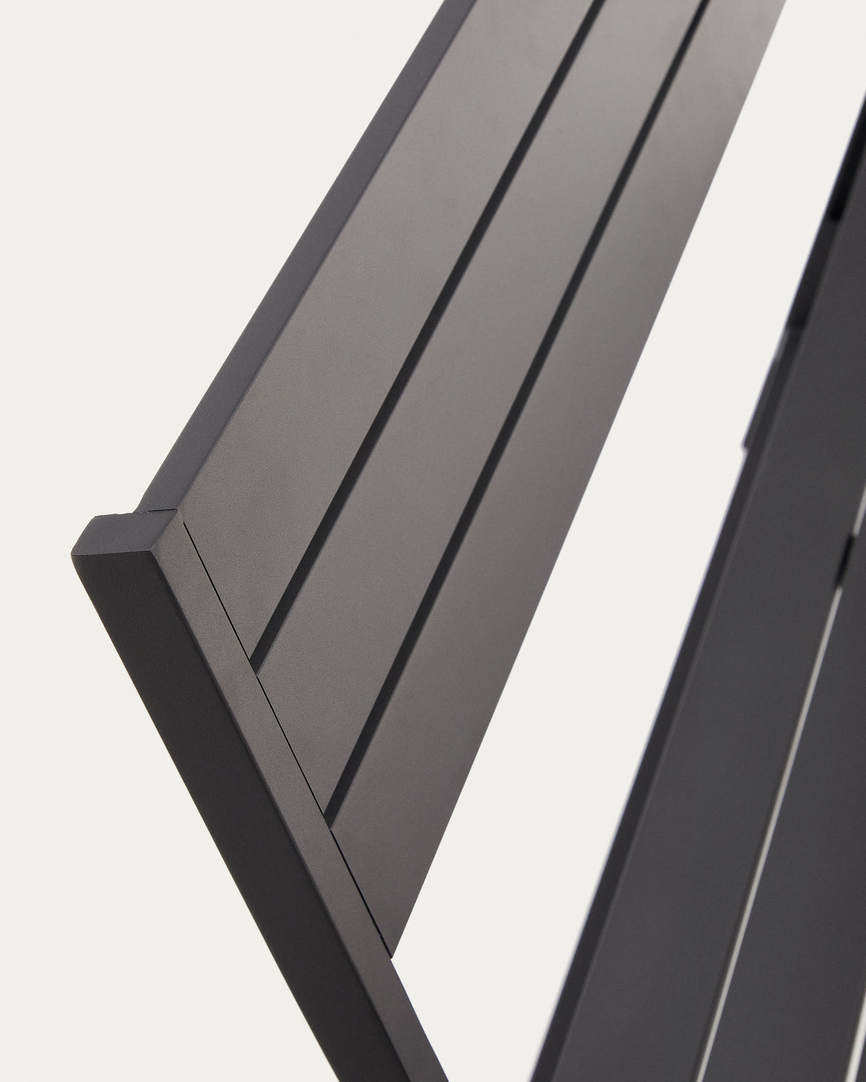 Faltbare Gartenbank Torreta aus Aluminium mit dunkelgrauem Finish - ZEN ZONE Furniture