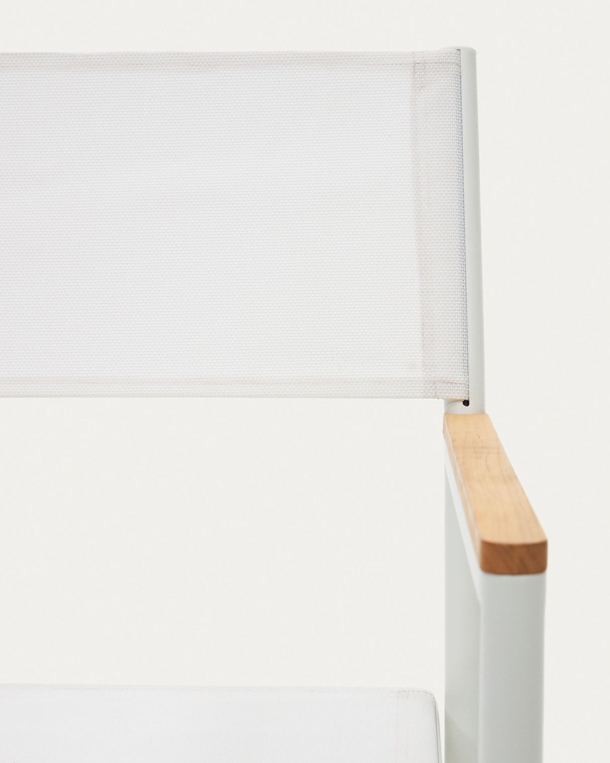 Llado Klappstuhl 100% outdoor aus Aluminium in Weiß und massivem Teakholz - ZEN ZONE Furniture