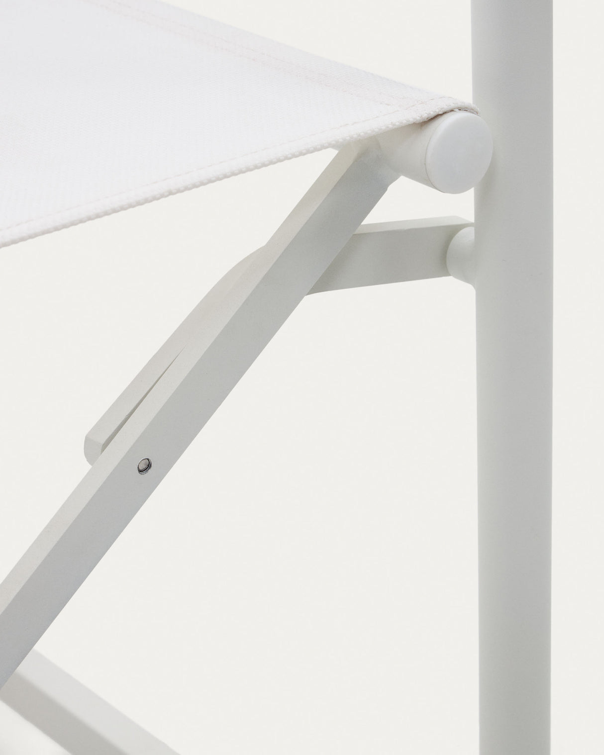 Llado Klappstuhl 100% outdoor aus Aluminium in Weiß und massivem Teakholz - ZEN ZONE Furniture