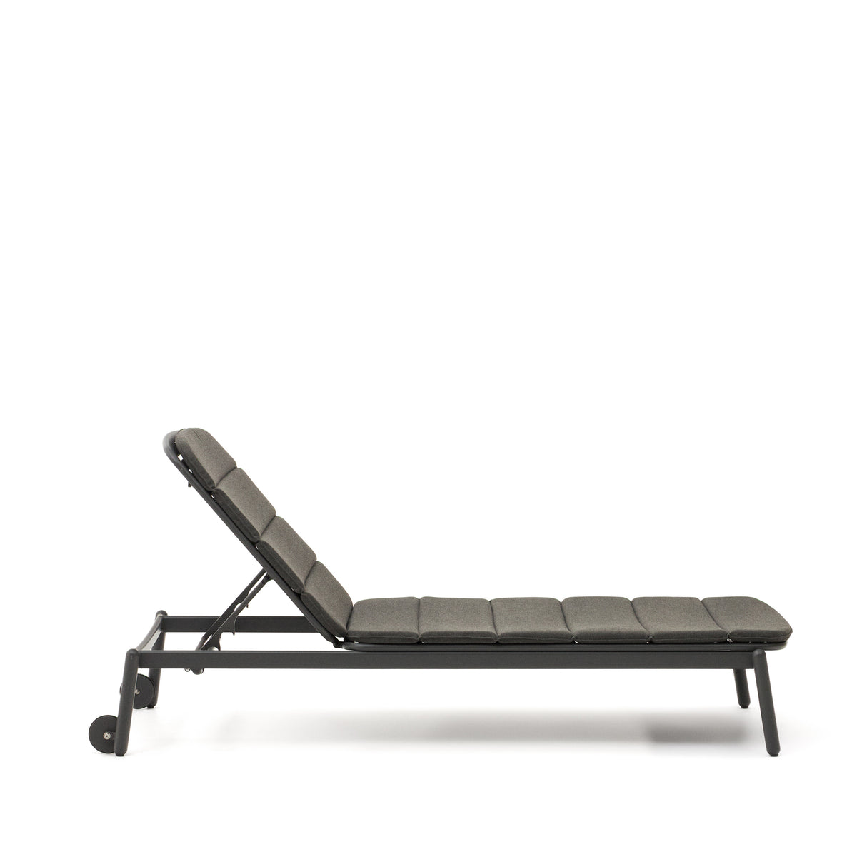 Marcona Sonnenliege für den Außenbereich aus Aluminium mit schwarzer Lackierung. - ZEN ZONE Furniture