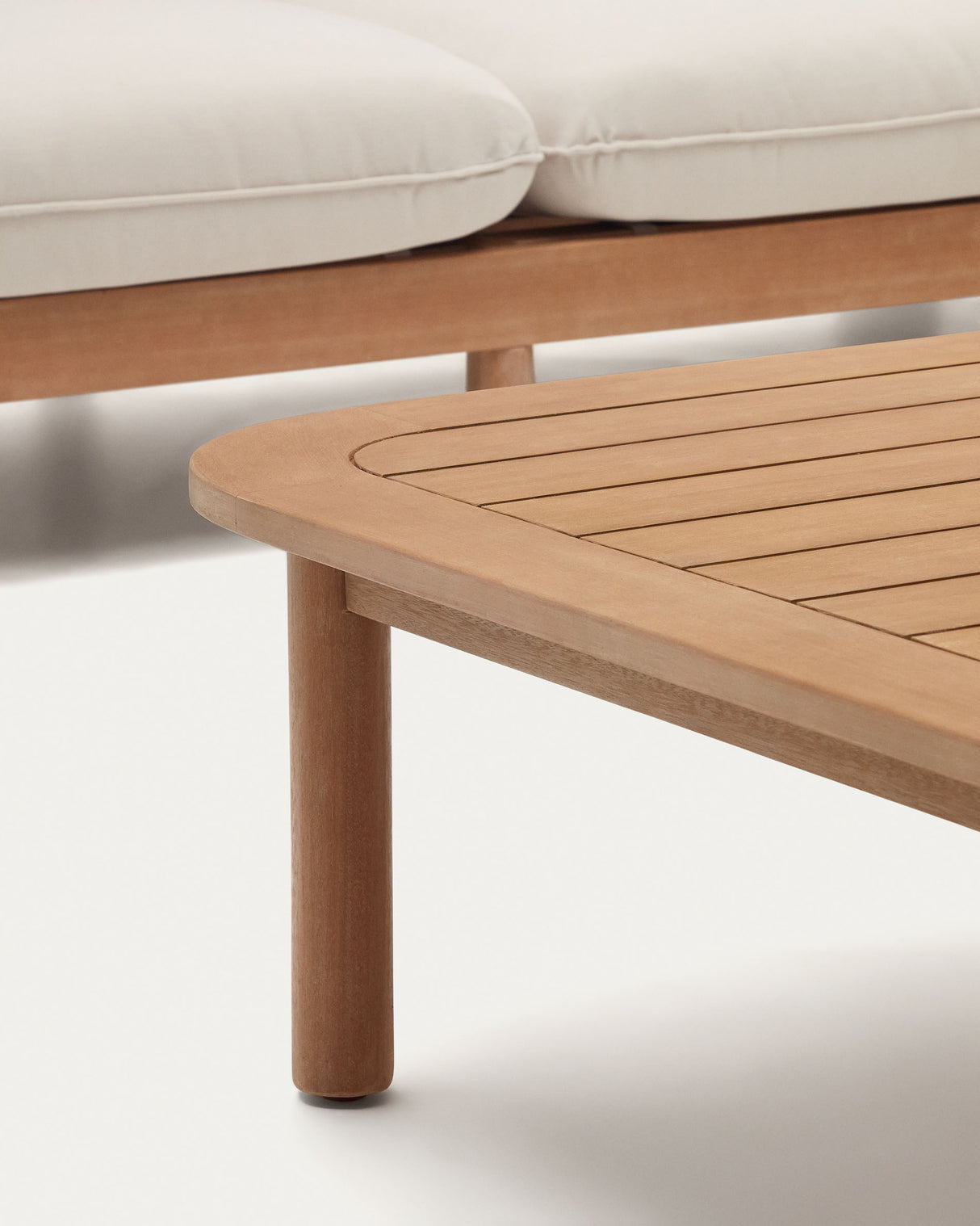 Sacova Set 5-Sitzer-Ecksofa und Couchtisch aus massives Eukalyptusholz 100% FSC - ZEN ZONE Furniture