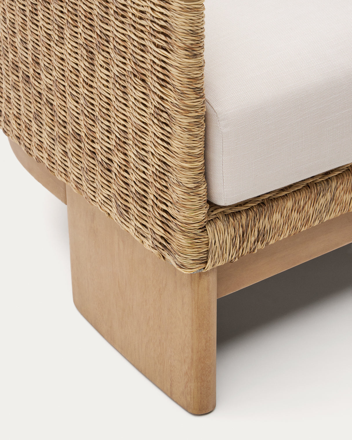 Xoriguer Sessel aus synthetischem Rattan und massivem Eukalyptusholz 100 % FSC - ZEN ZONE Furniture