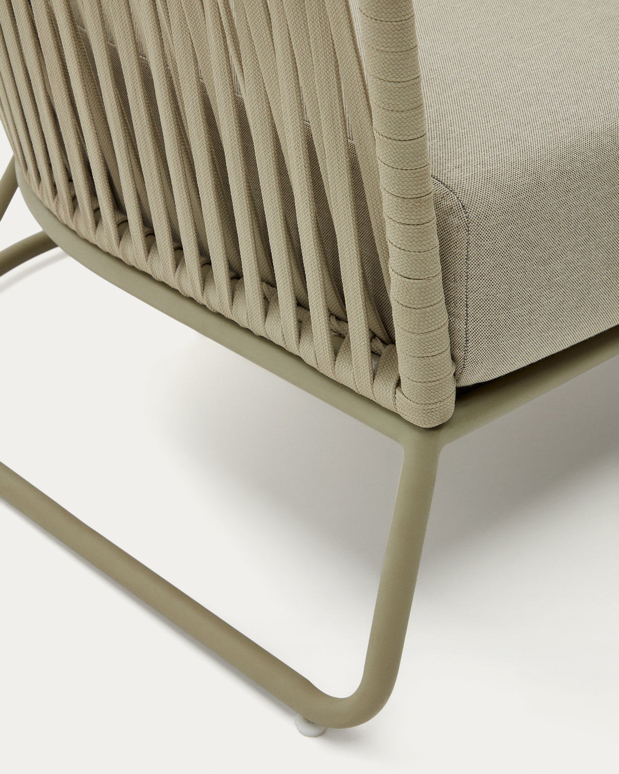 Sacona Sessel für den Außenbereich mit Flechtwerk und verzinktem Stahl, geige - ZEN ZONE Furniture