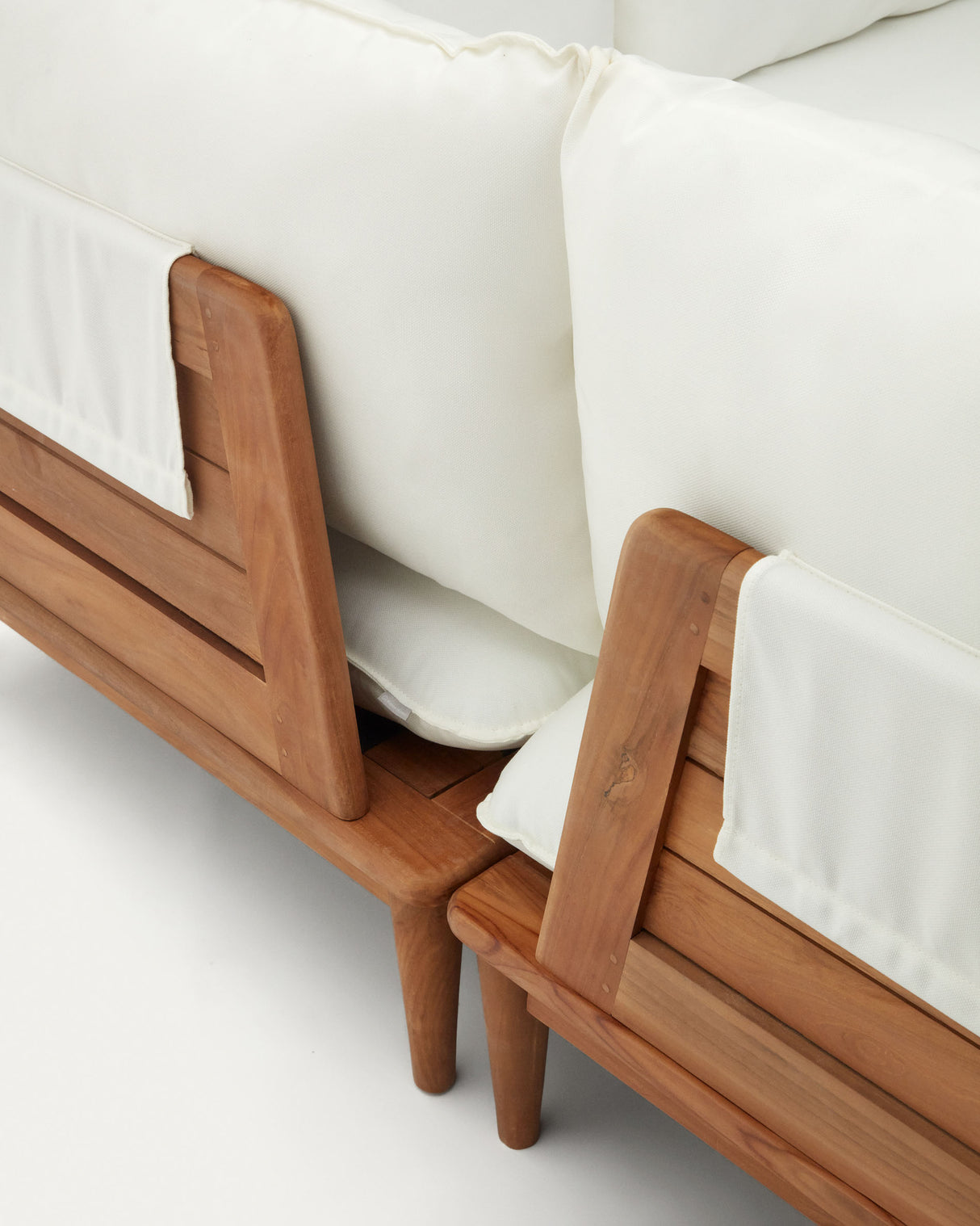 Portitxol modulares Set Ecksessel, 2 Sessel und Couchtisch aus massivem Teakholz - ZEN ZONE Furniture