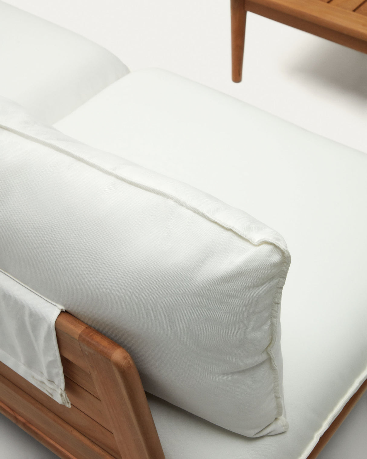 Portitxol modulares Set Ecksessel, 4 Sessel und Couchtisch aus massivem Teakholz - ZEN ZONE Furniture