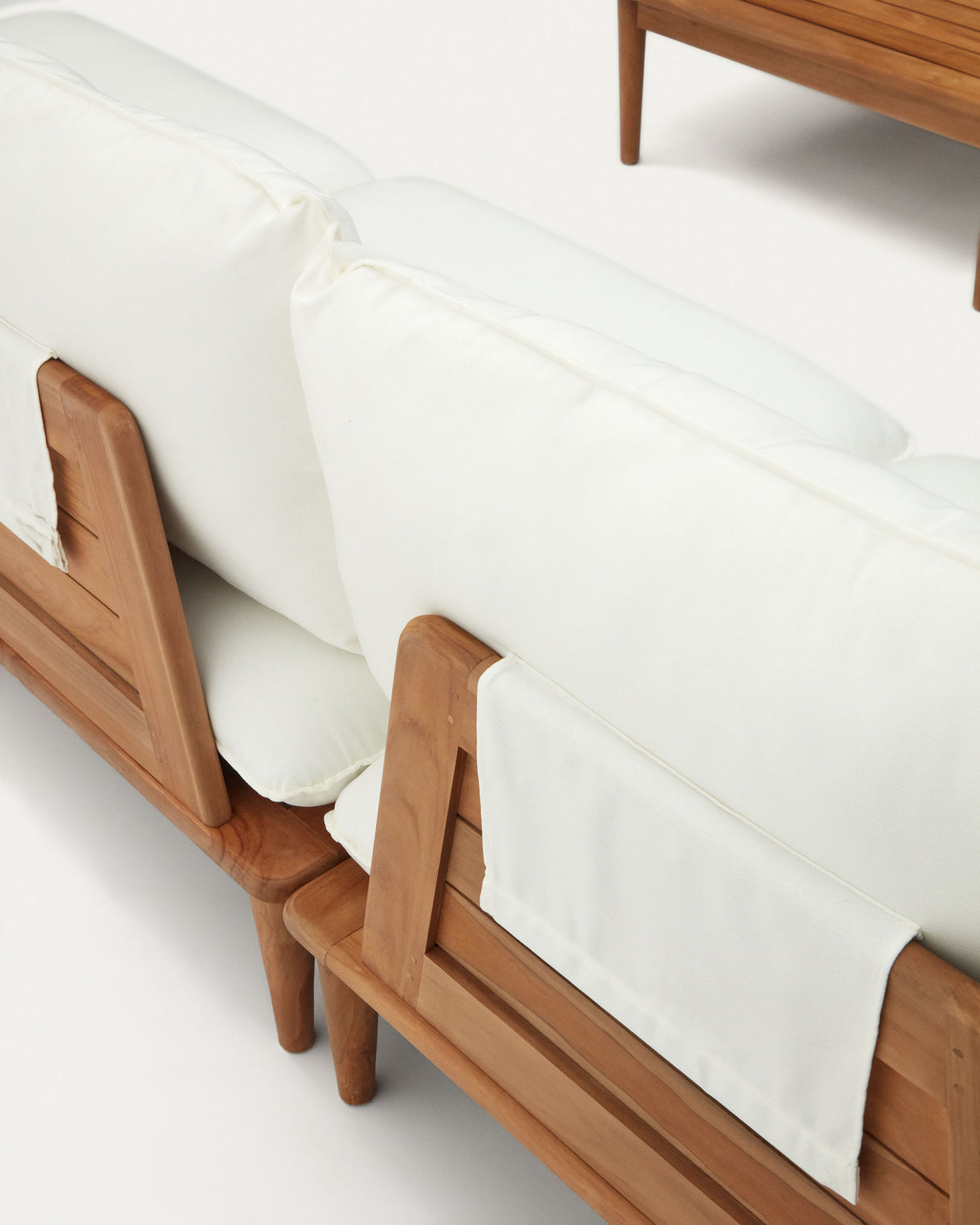 Portitxol modulares Set 2 Ecksessel, 2 Sessel und 2 Couchtische aus massivem Teakholz - ZEN ZONE Furniture