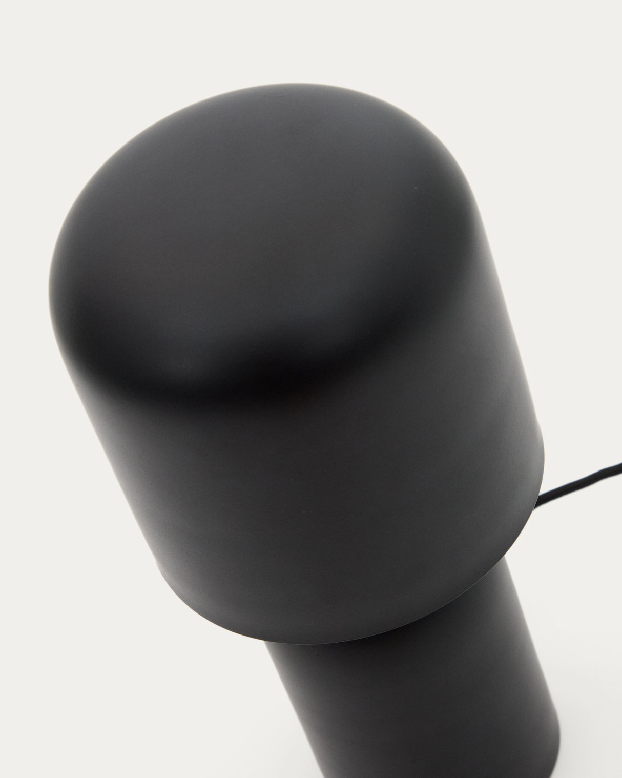 Tischleuchte Monze aus schwarz lackiertem Metall - ZEN ZONE Furniture