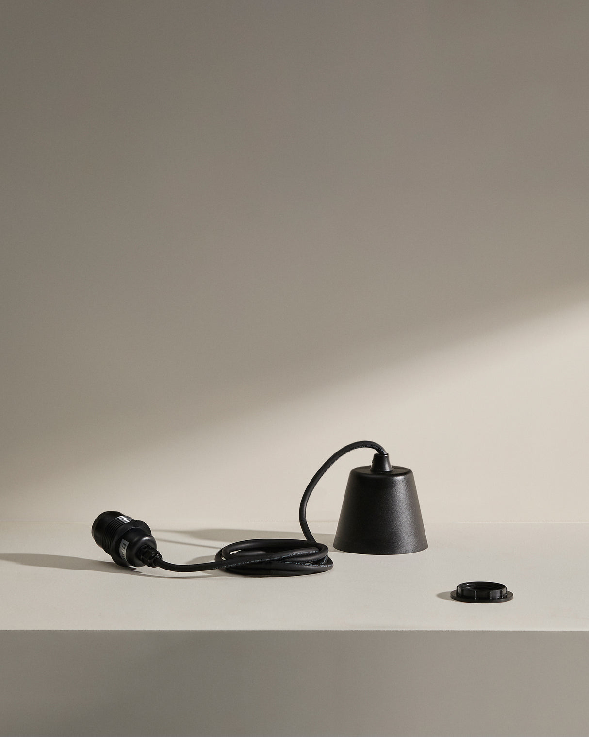 Albir Halterung für Deckenlampe für Outdoor schwarz - ZEN ZONE Furniture