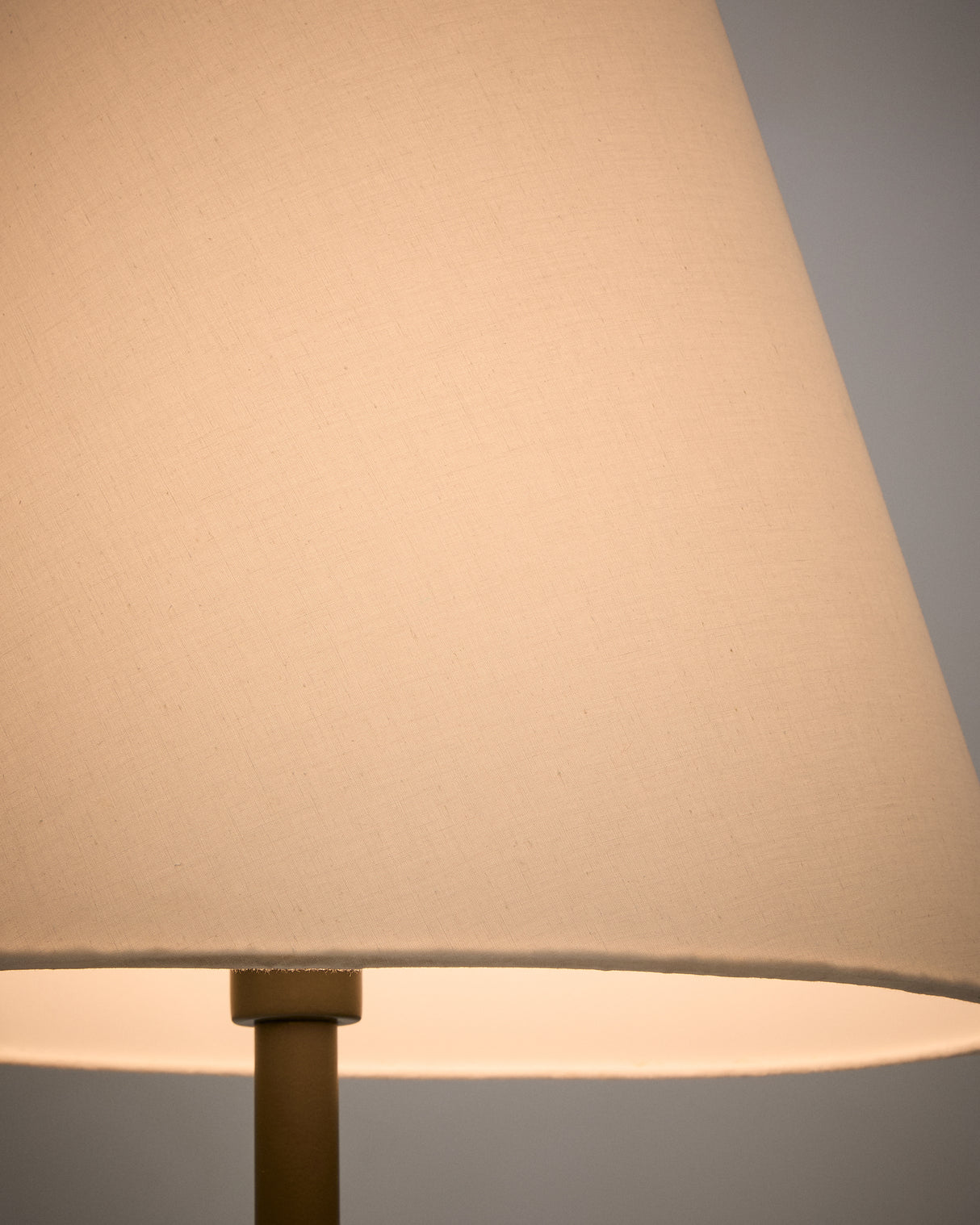 Stehlampe Navat aus Metall mit grünem Finish - ZEN ZONE Furniture