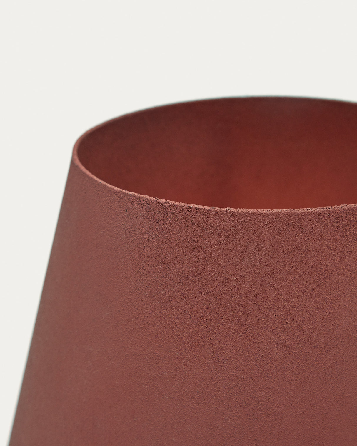 Canapost Tischlampe aus Metall mit Finish in Terrakotta - ZEN ZONE Furniture