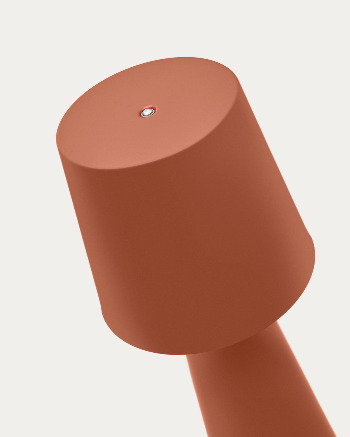 Arenys Outdoor Tischlampe groß aus Metall mit terrakottafarbenem Finish - ZEN ZONE Furniture