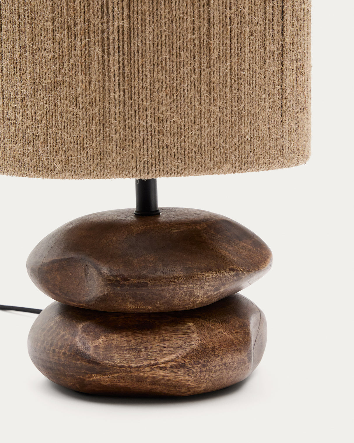 Tischleuchte Kor aus Akazienholz mit dunklem Finish und Jute - ZEN ZONE Furniture