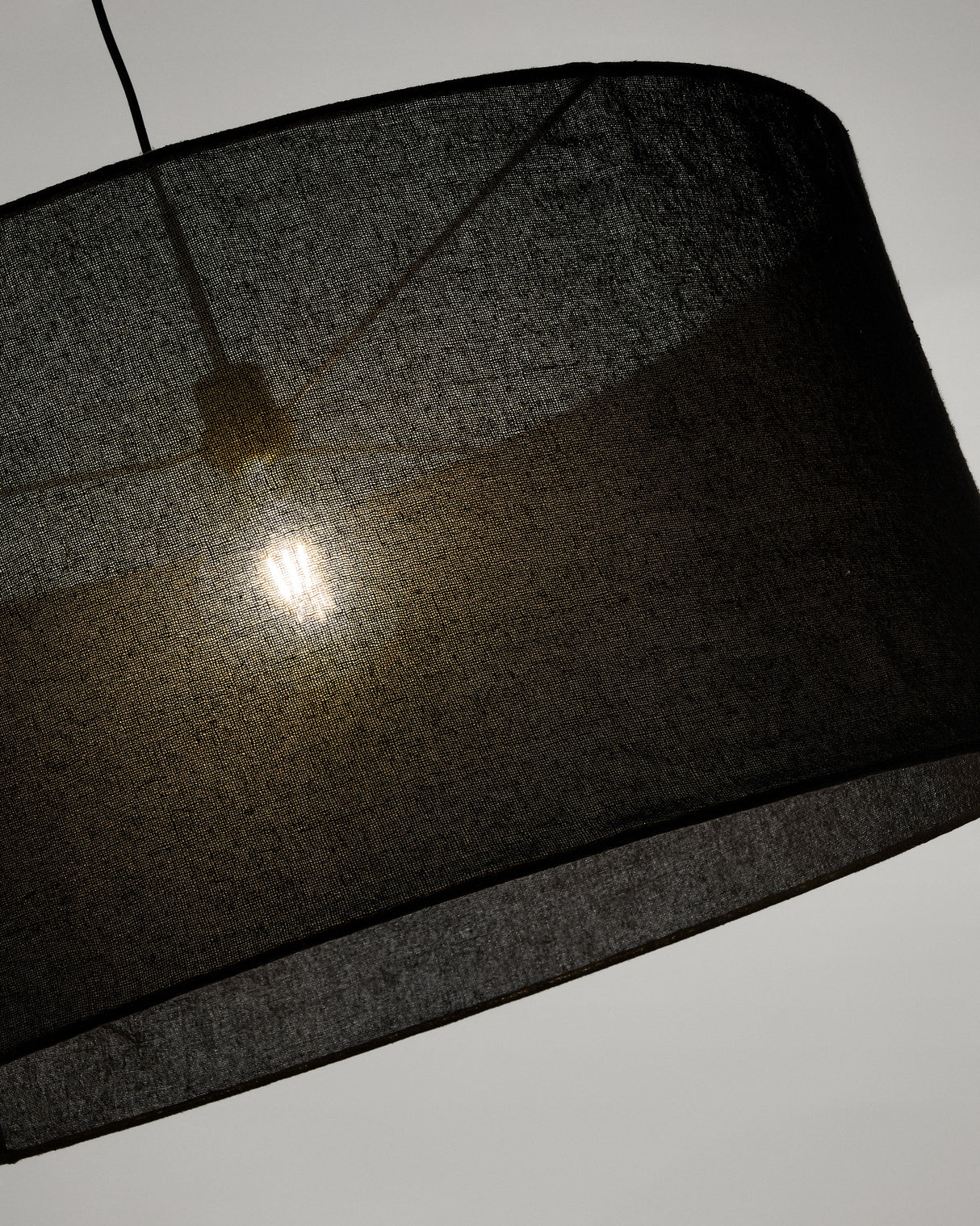 Lampenschirm für Deckenleuchte Mariela aus Leinen mit schwarzem Finish Ø 80 x 40 cm - ZEN ZONE Furniture