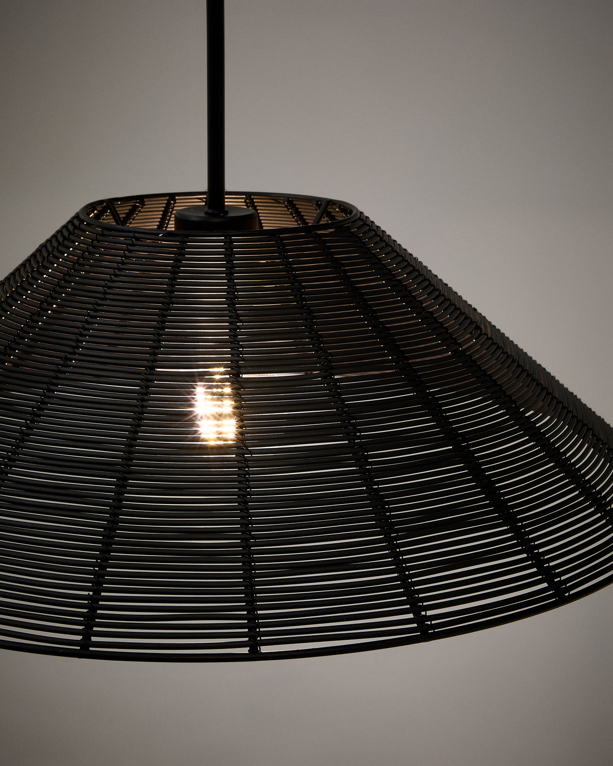 Saranella Schirm für Deckenlampe aus synthetischem Rattan schwarz Ø 50 cm - ZEN ZONE Furniture