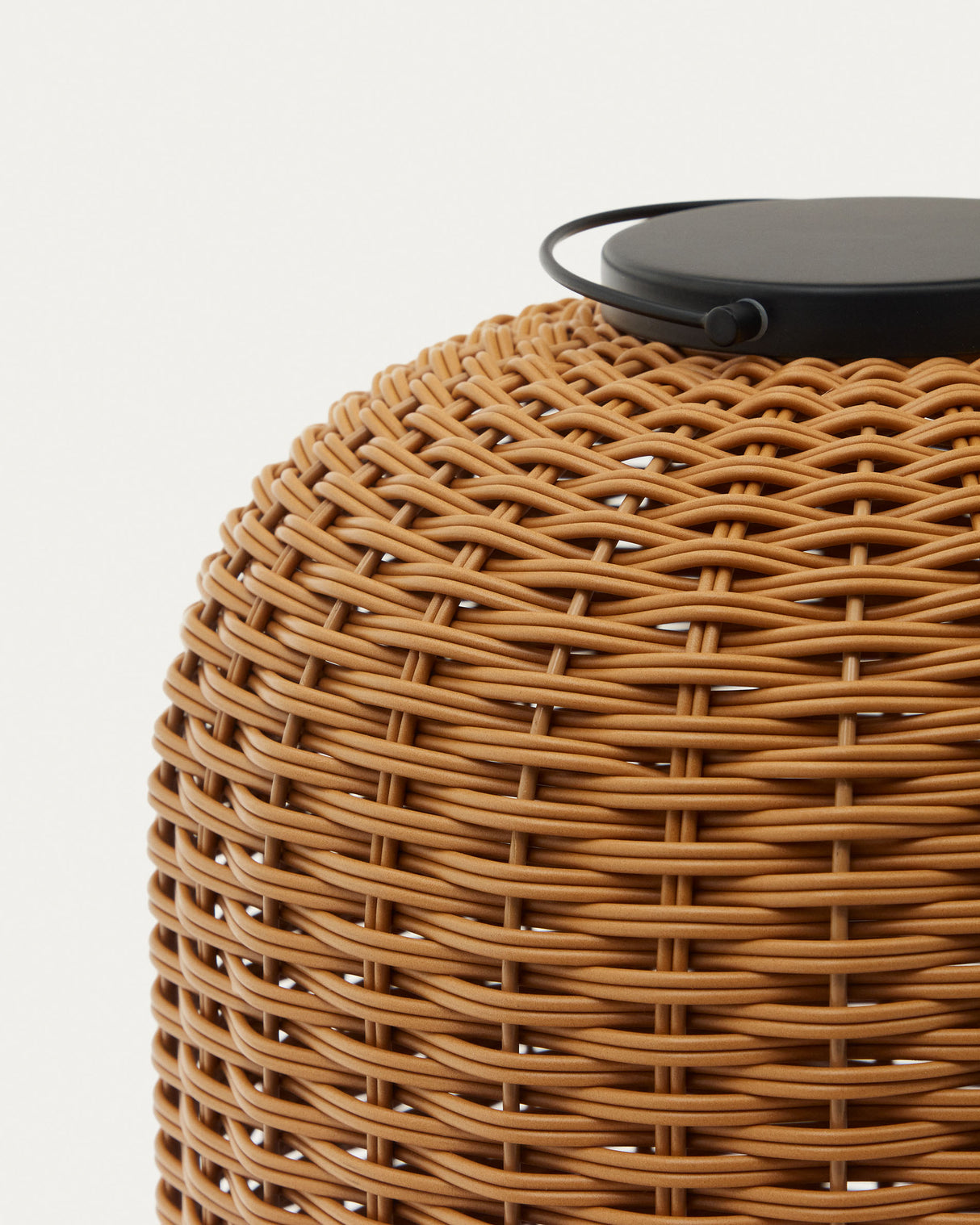 Saranella große tragbare Tischlampe aus Kunstrattan in Braun - ZEN ZONE Furniture