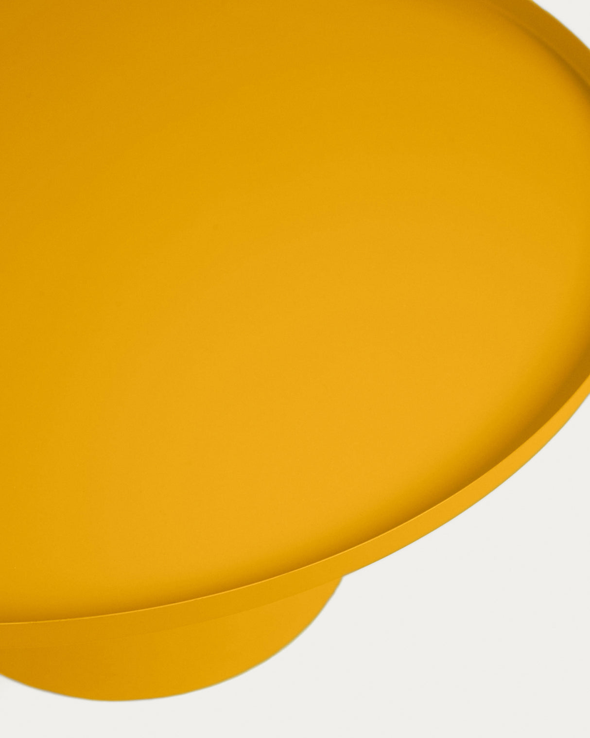 Fleksa runder Couchtisch aus Metall in Senfgelb Ø 72 cm - ZEN ZONE Furniture