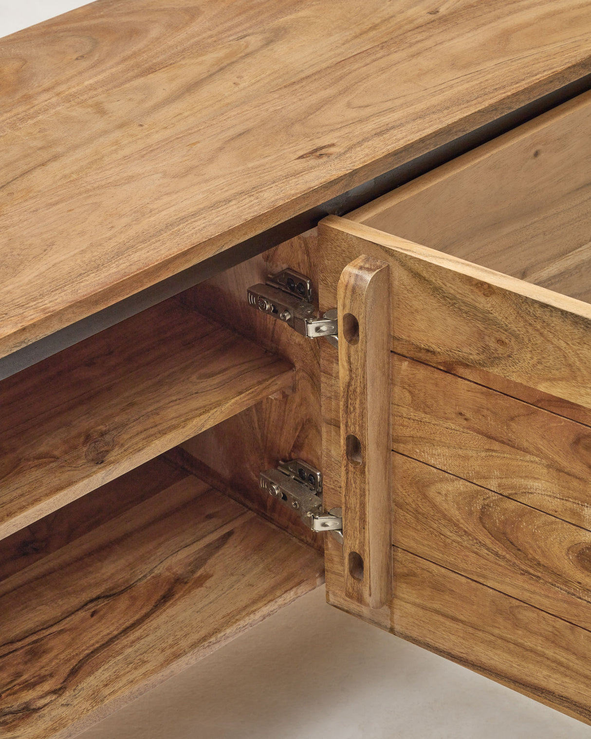 Uxue TV-Möbel 3-türig aus massivem Akazienholz mit natürlichem Finish 150 x 58 cm - ZEN ZONE Furniture