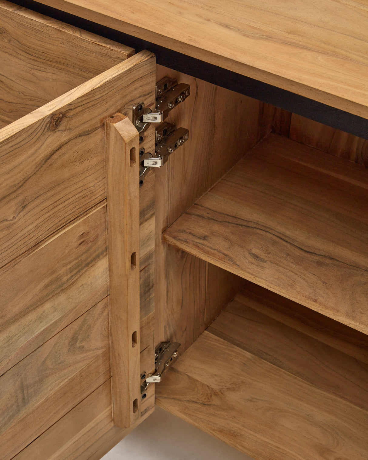 Uxue Sideboard aus massivem Akazienholz mit natürlichem Finish 150 x 88 cm - ZEN ZONE Furniture