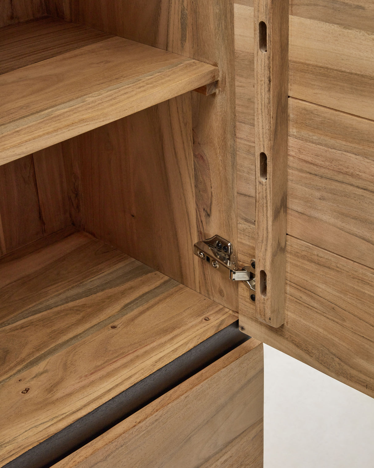 Uxue hohes Sideboard aus massivem Akazienholz mit natürlichem Finish 100 x 155 cm - ZEN ZONE Furniture