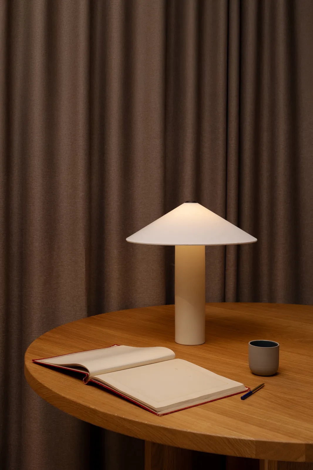 FUTÉ Table 400 - ZEN ZONE Furniture