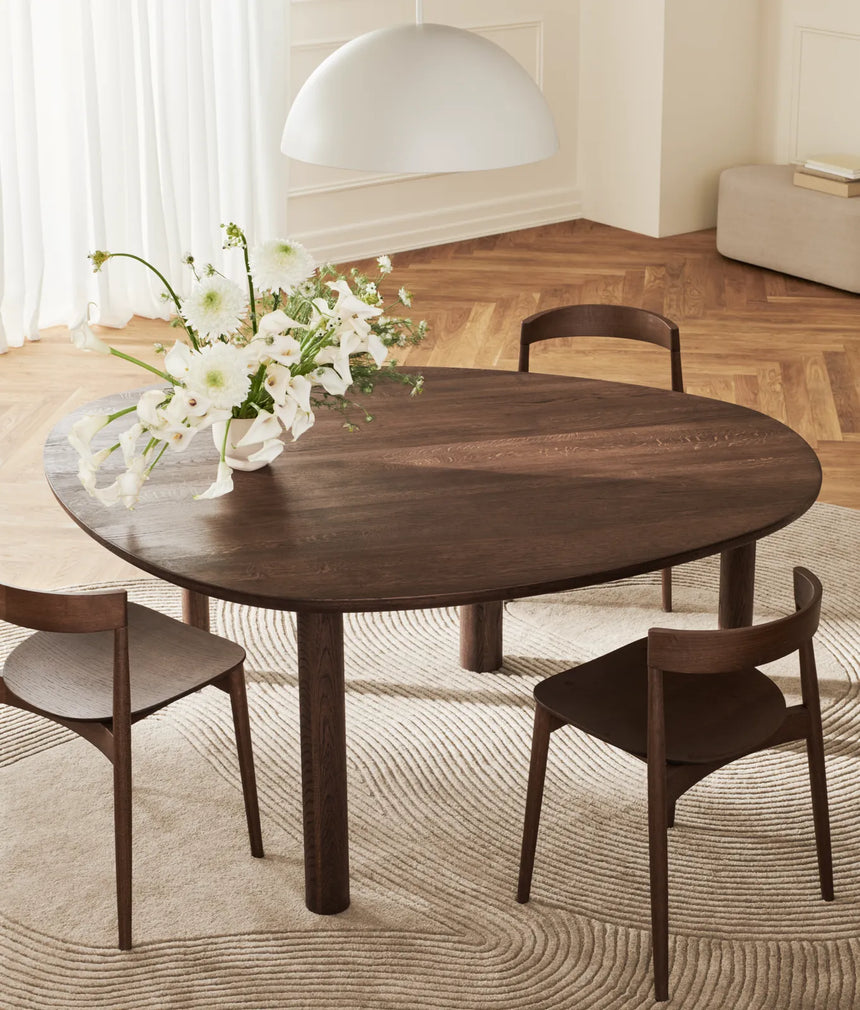 Kite Esstischstuhl aus Eiche schwarz lackiert – Gepolstert, Quattro by Spoor - Leder, Black - ZEN ZONE Furniture