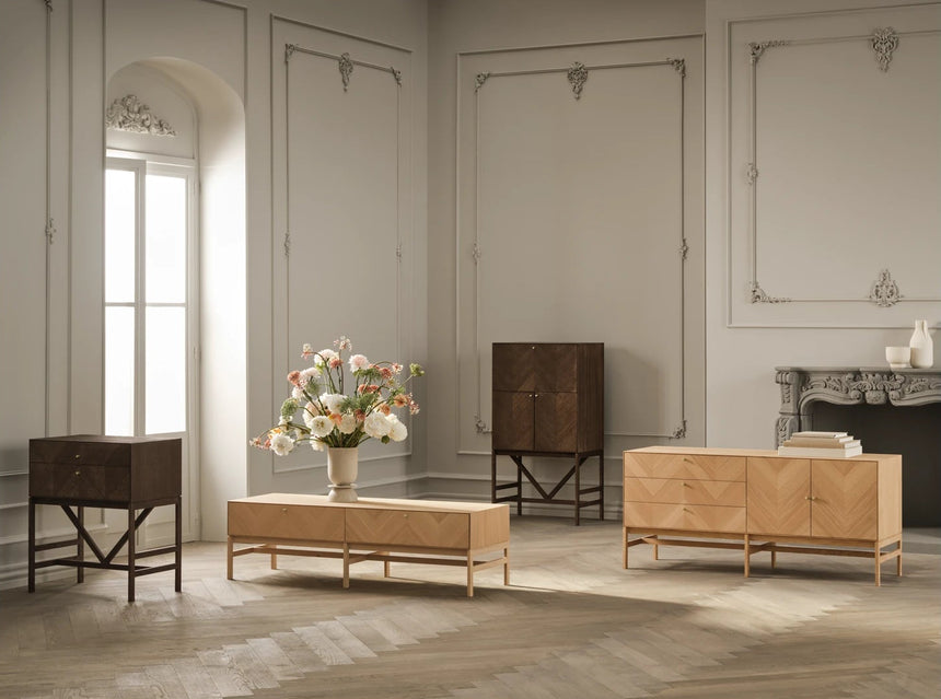 Luxe Hi-Fi Cabinet with Wooden Doors, Oiled Oak, 150x45 cm