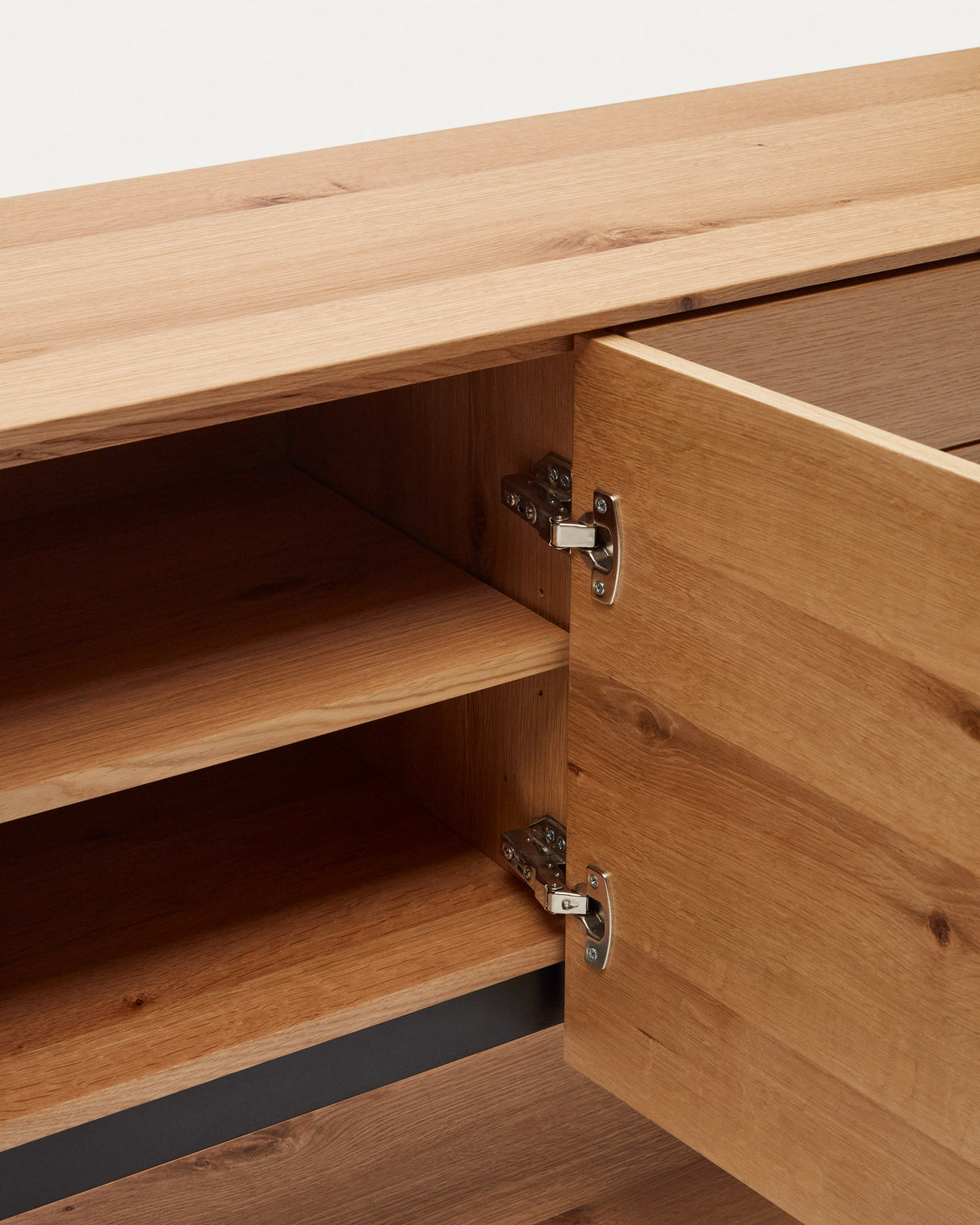 Alguema Sideboard 4 Türen mit Eichenfurnier und natürlichem Finish 200 x 74 cm - ZEN ZONE Furniture