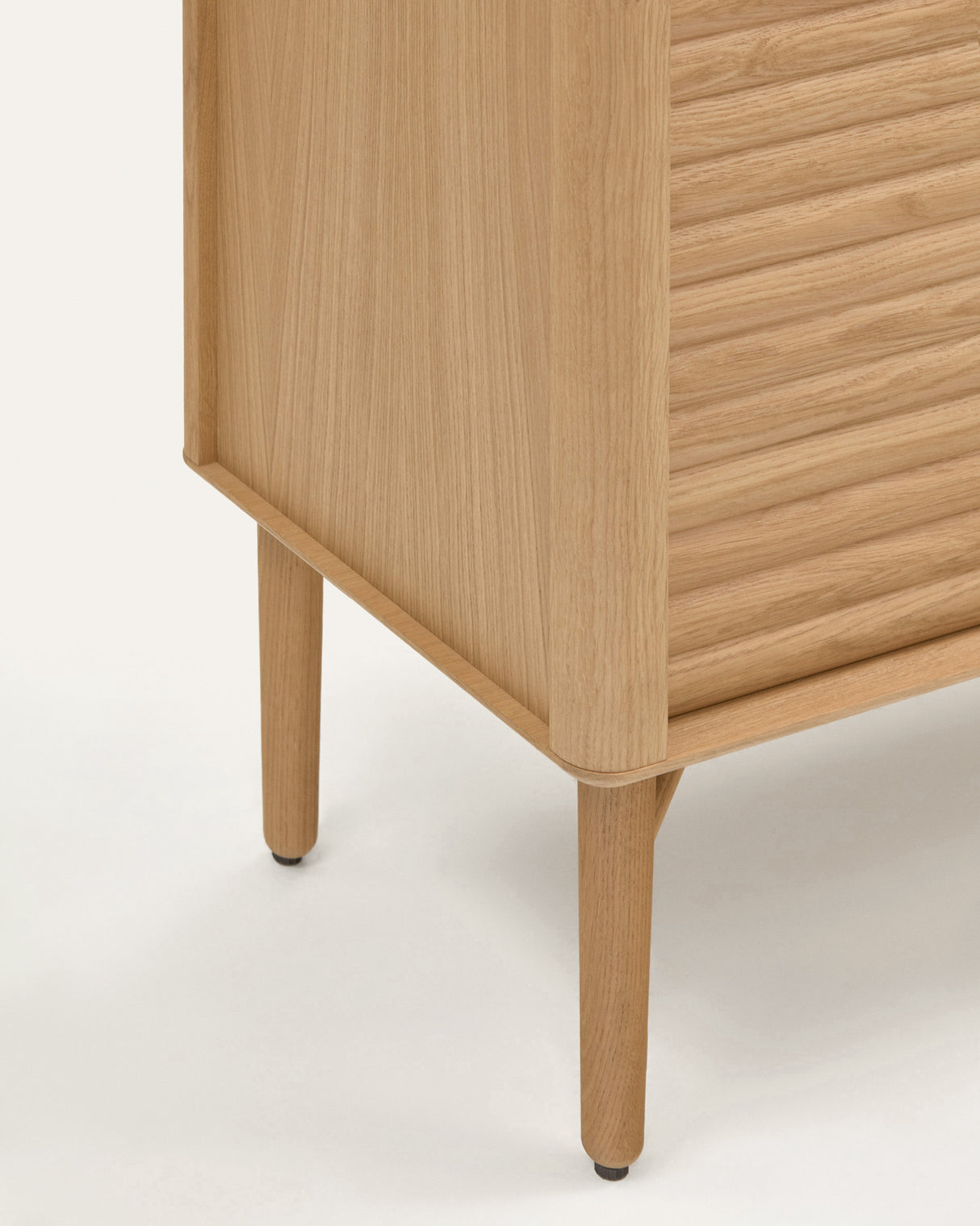 Lenon Highboard 4 Türen aus massiver Eiche und Eichenfurnier 104,5 x 144 cm FSC MIX Credit - ZEN ZONE Furniture