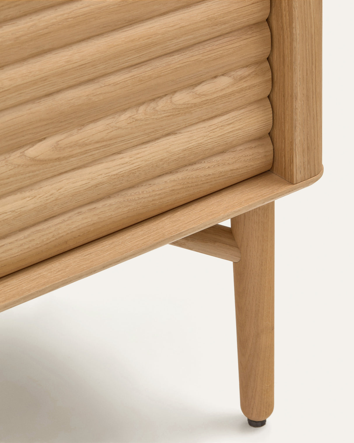 Lenon Highboard 4 Türen aus massiver Eiche und Eichenfurnier 104,5 x 144 cm FSC MIX Credit - ZEN ZONE Furniture