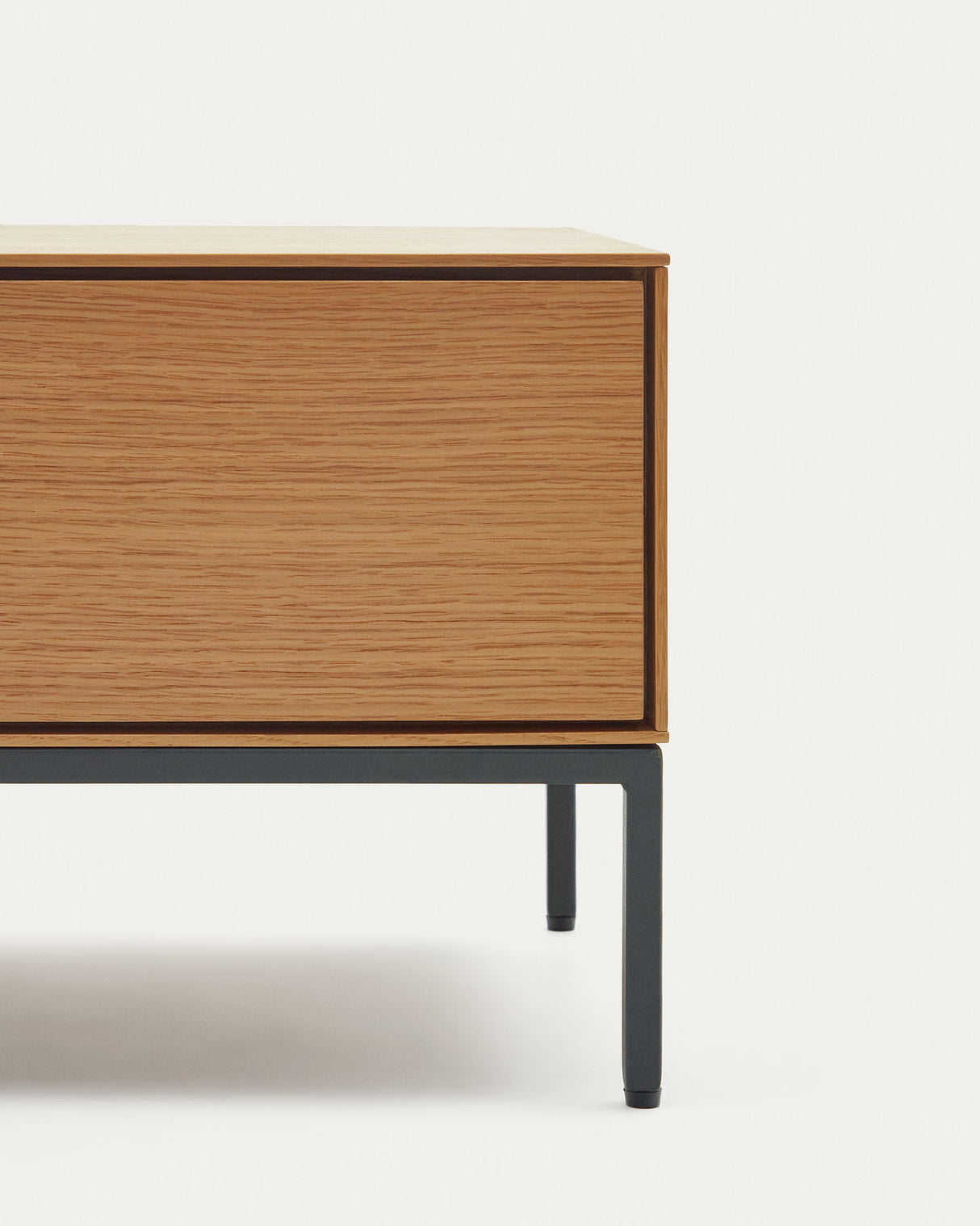 Vedrana TV-Schrank 3 Schubladen aus Eichenfurnier und Stahlbeine in Schwarz 195 x 35 cm - ZEN ZONE Furniture