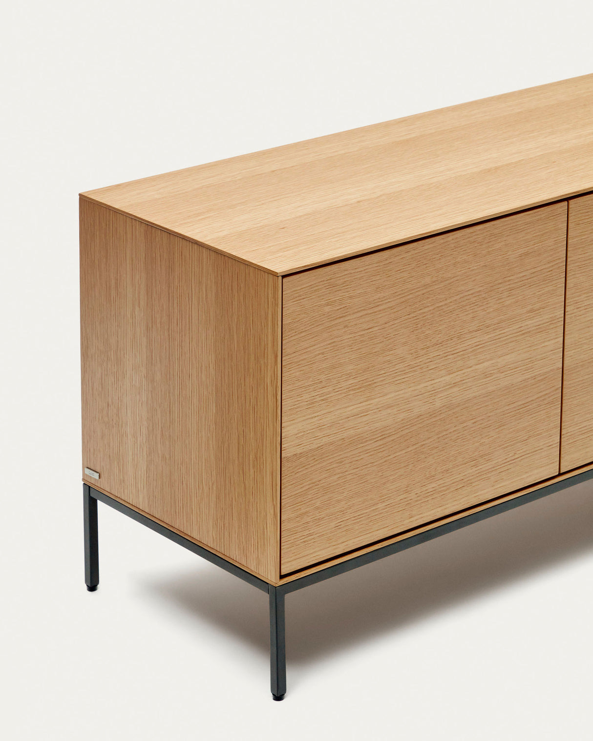 Vedrana TV-Schrank 3 Türen aus Eichenfurnier und Stahlbeine in Schwarz 195 x 55 cm - ZEN ZONE Furniture