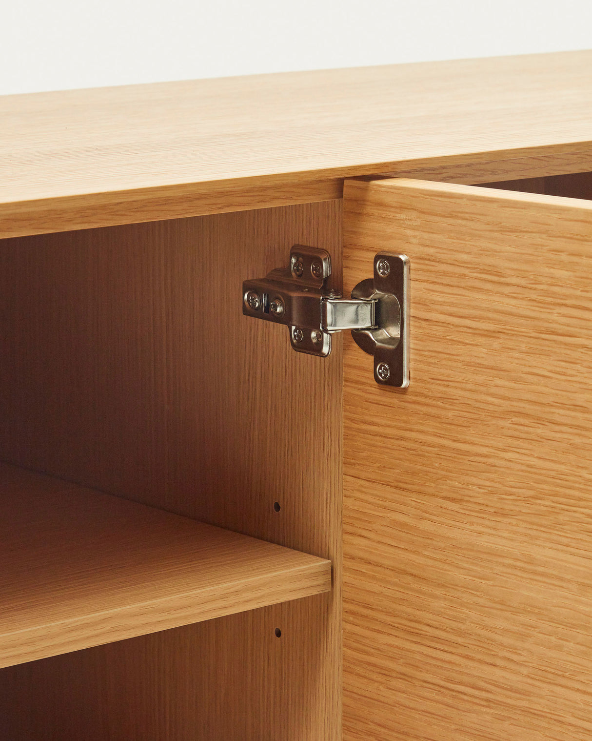 Vedrana TV-Schrank 3 Türen aus Eichenfurnier und Stahlbeine in Schwarz 195 x 55 cm - ZEN ZONE Furniture