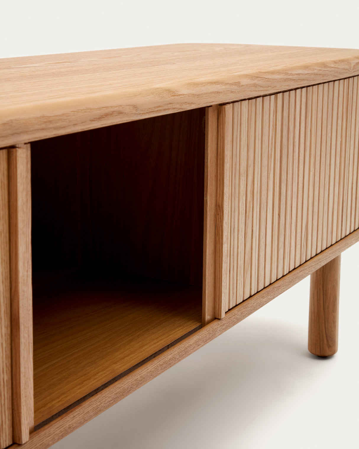 Mailen TV-Möbel 2 Türen in Eschenfurnier und natürlichem Finish 200 x 50 cm - ZEN ZONE Furniture