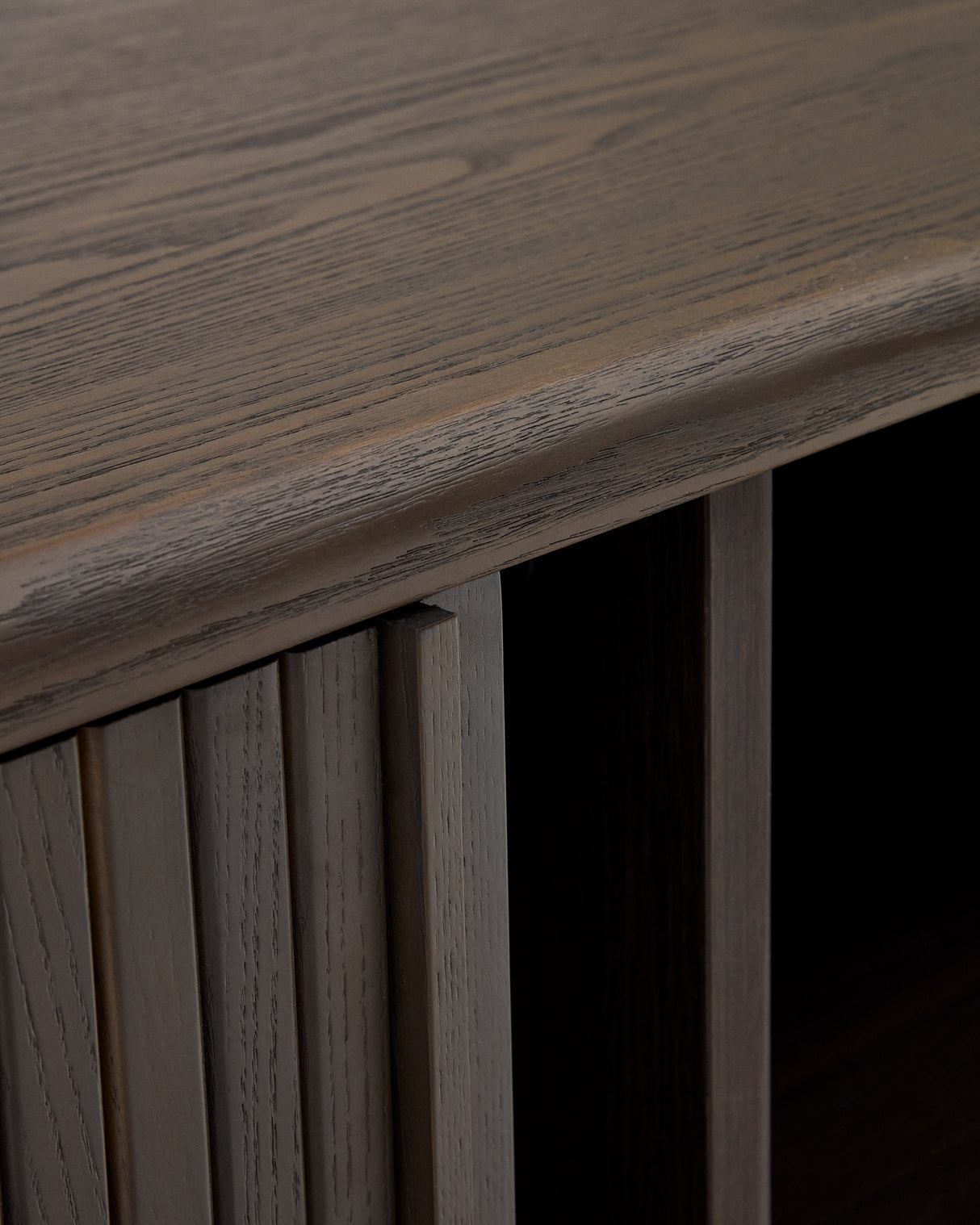 Mailen TV-Möbel 2 Türen in Eschenfurnier und dunklem Finish 200 x 50 cm - ZEN ZONE Furniture