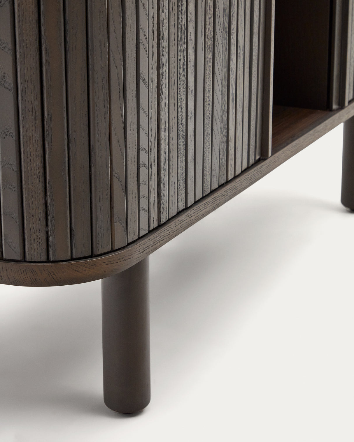 Mailen Highboard 2 Türen mit Eschenfurnier und dunklem Finish 110 x 160 cm - ZEN ZONE Furniture