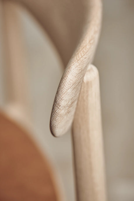 Merge Esszimmerstuhl gepolstert aus geölter Eiche, Sydney by Spoor - Leder, Cognac - ZEN ZONE Furniture