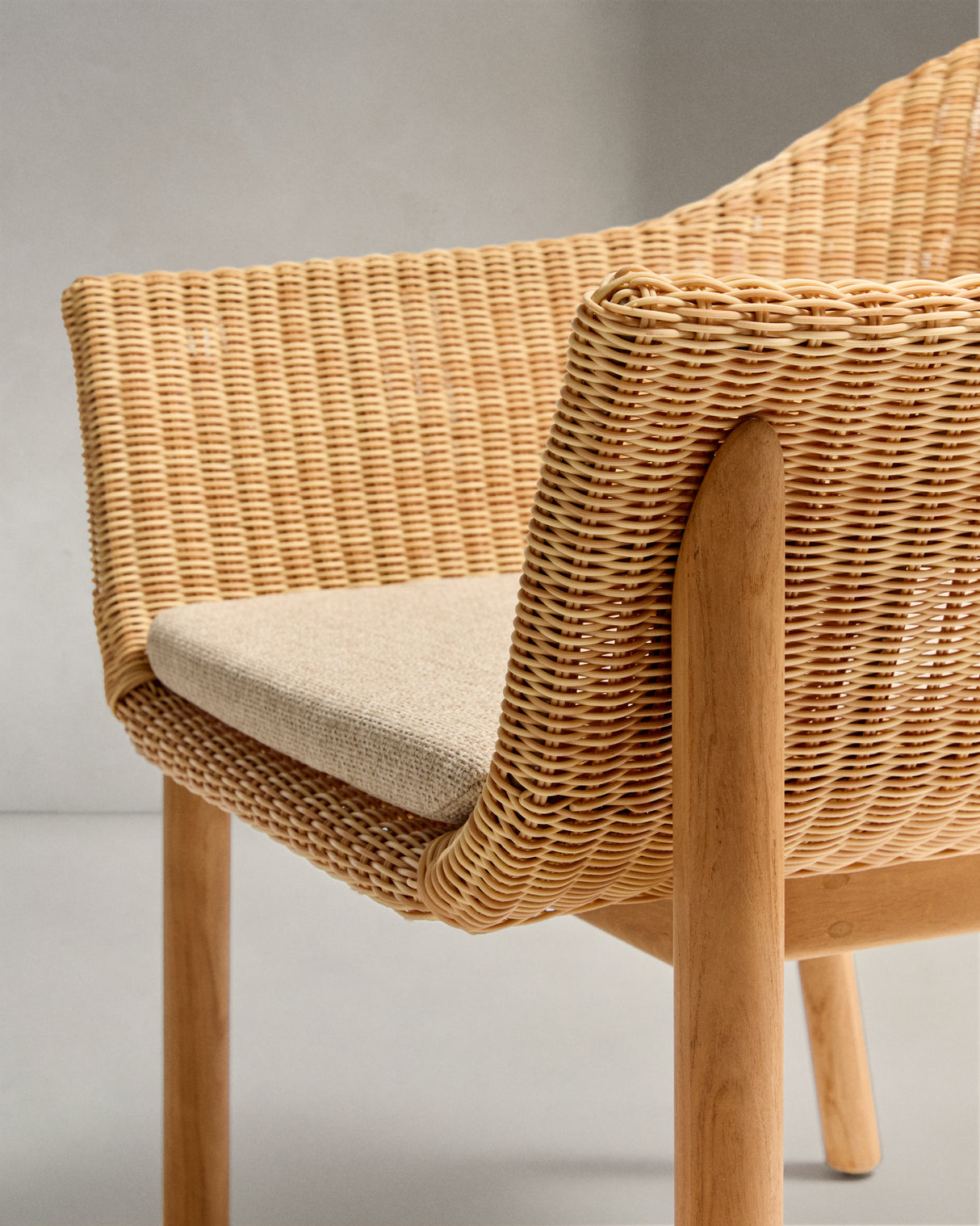 Stuhl Galea aus massivem Teakholz und synthetischem Rattan FSC 100% - ZEN ZONE Furniture