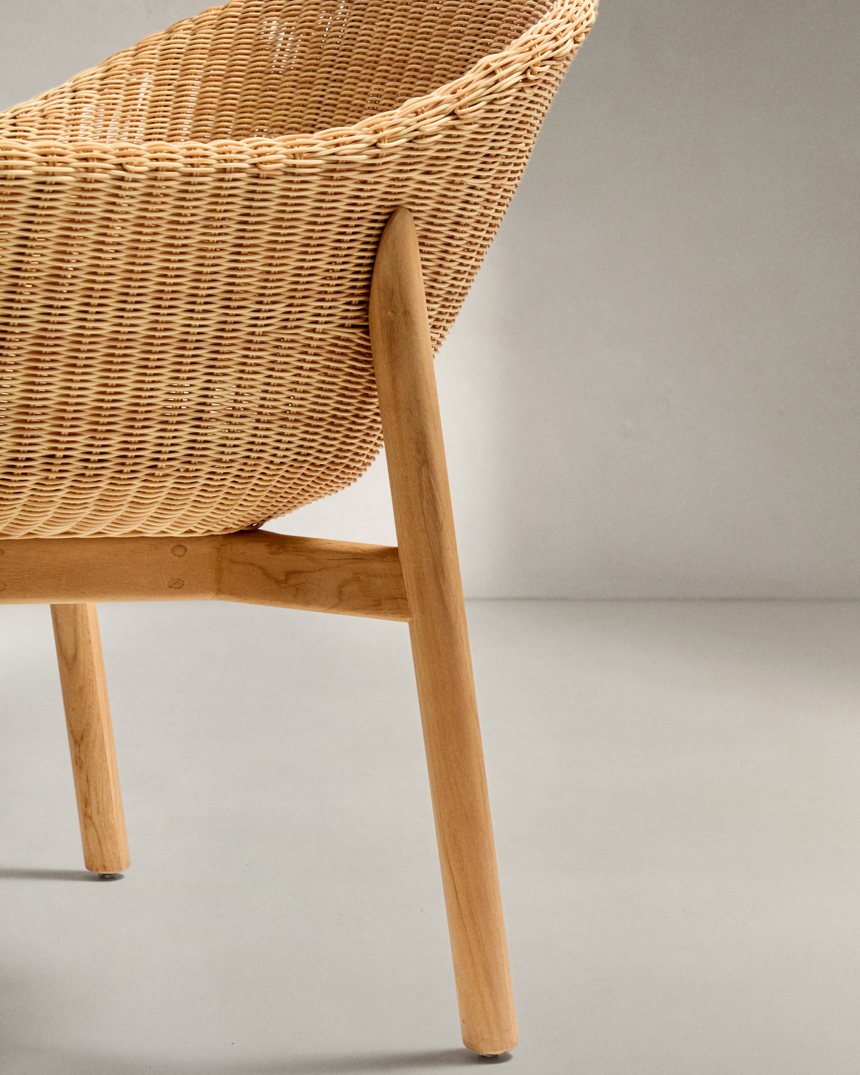 Stuhl Galea aus massivem Teakholz und synthetischem Rattan FSC 100% - ZEN ZONE Furniture