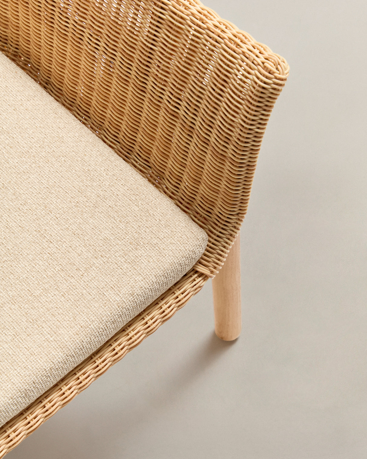 Stuhl Galea aus massivem Teakholz und synthetischem Rattan FSC 100% - ZEN ZONE Furniture