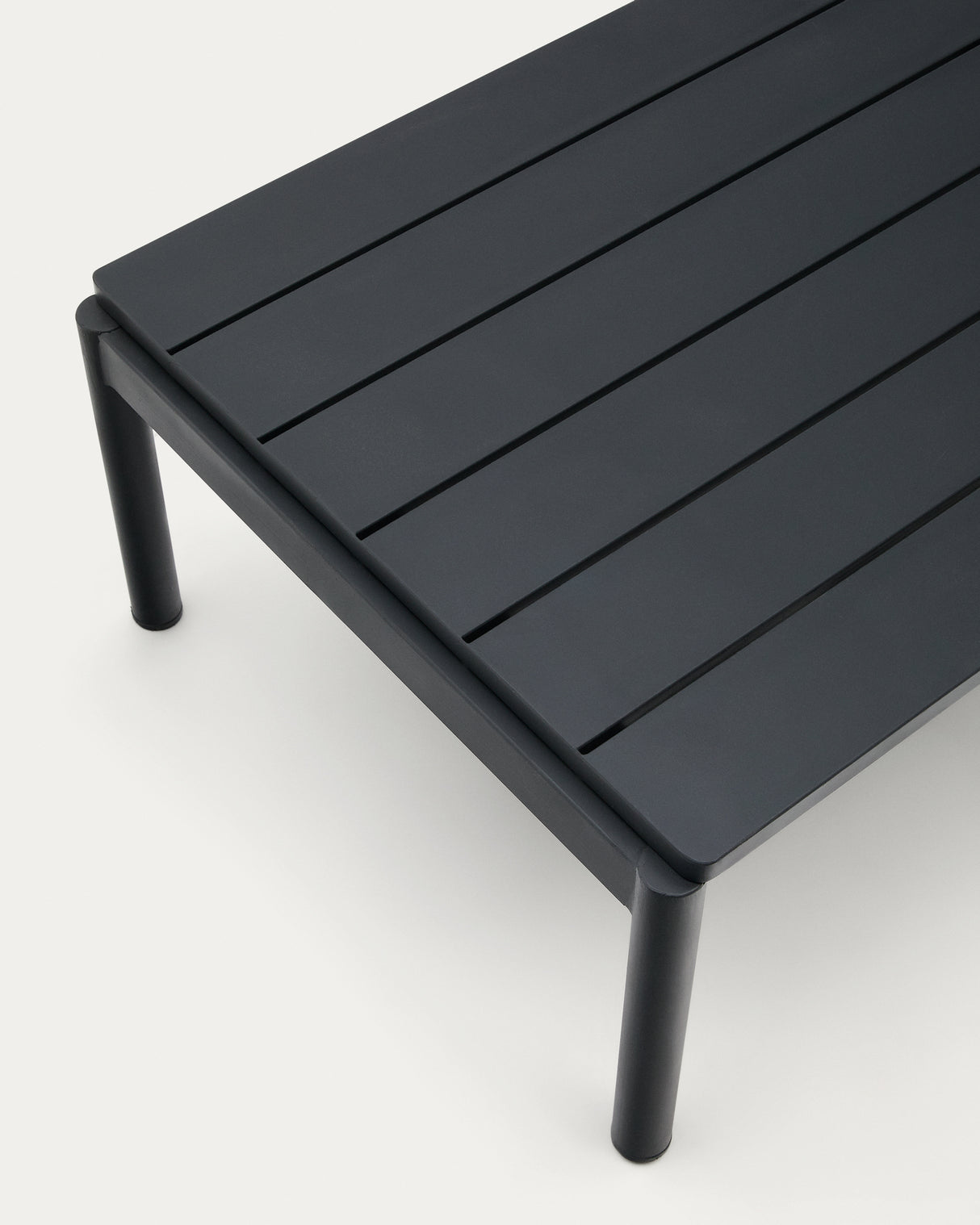 Couchtisch Sorells aus grauem Aluminium 63 x 144,6 cm - ZEN ZONE Furniture