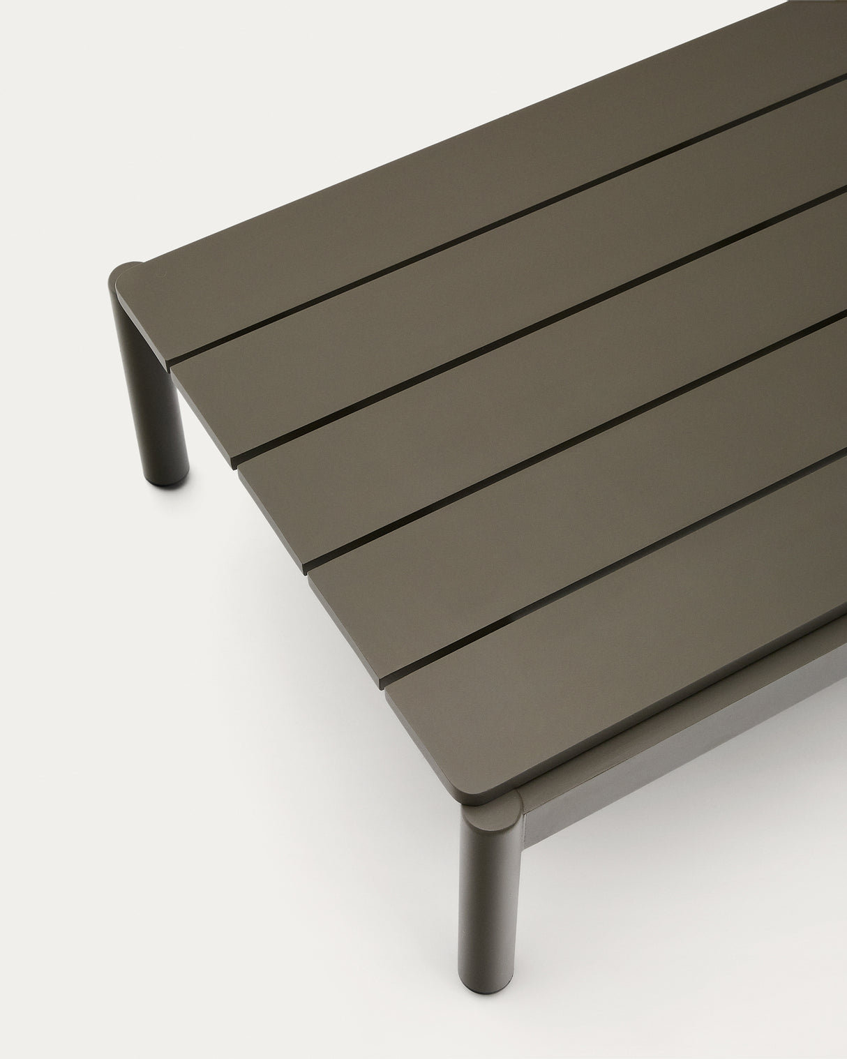 Couchtisch Sorells aus grünem Aluminium 52,4 x 91 cm - ZEN ZONE Furniture