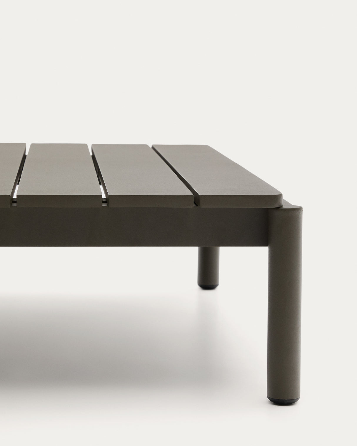 Couchtisch Sorells aus grünem Aluminium 89 x 91 cm - ZEN ZONE Furniture