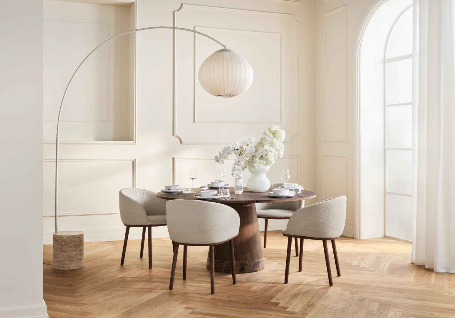 Piro Esstisch aus Eiche / Furnier geölt Ø125 cm - ZEN ZONE Furniture