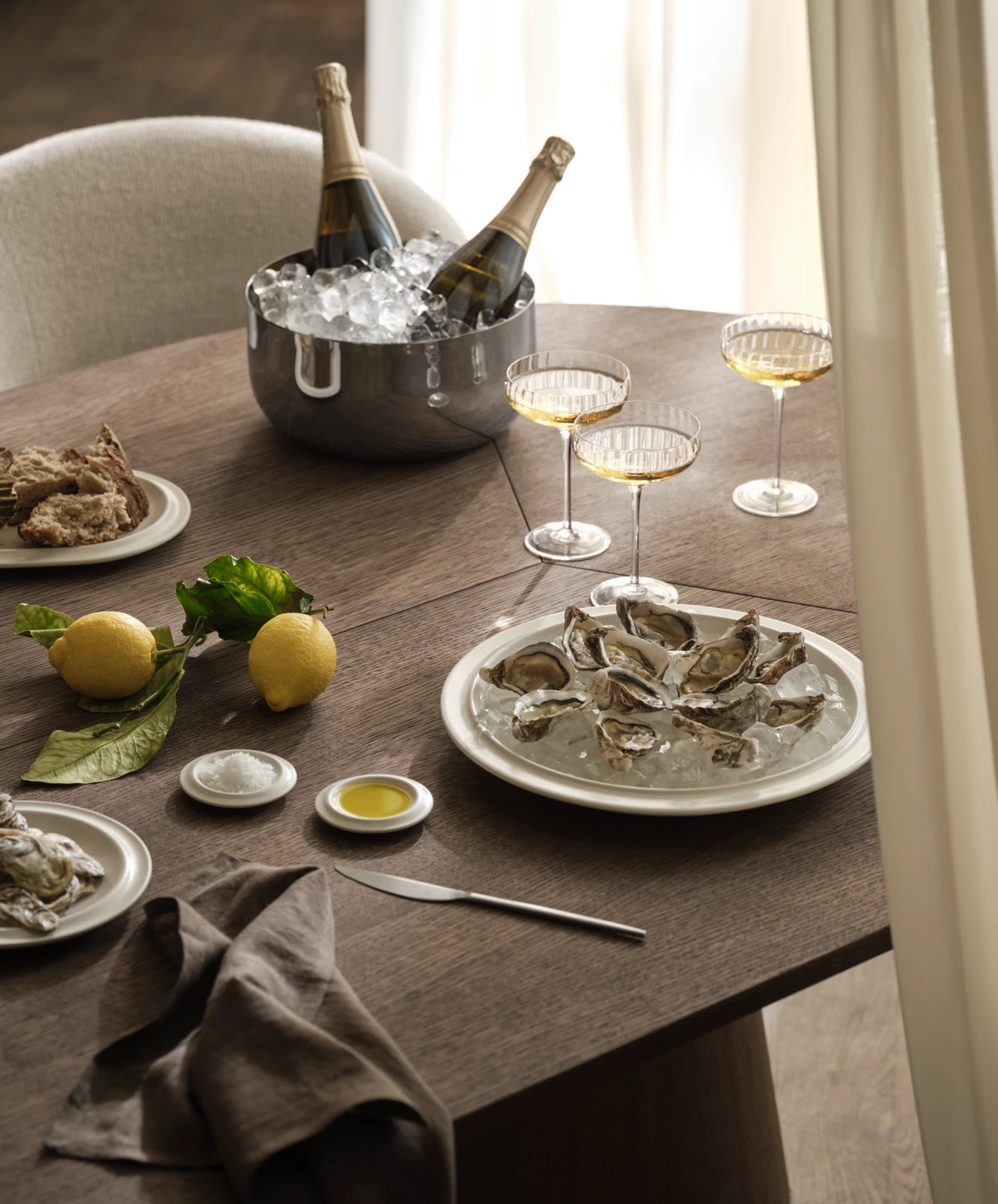 Piro Grand Esstisch aus Eiche / Furnier 305x125 cm - ZEN ZONE Furniture