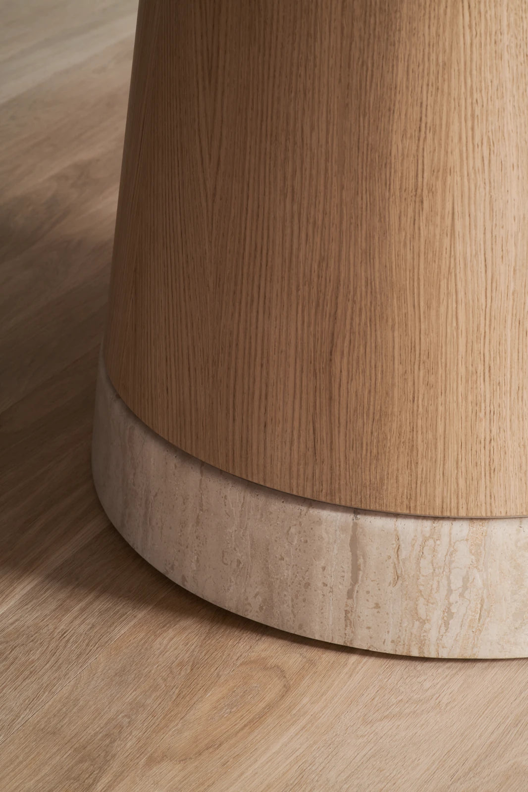 Piro Esstisch aus Eiche / Furnier geölt Ø125 cm - ZEN ZONE Furniture