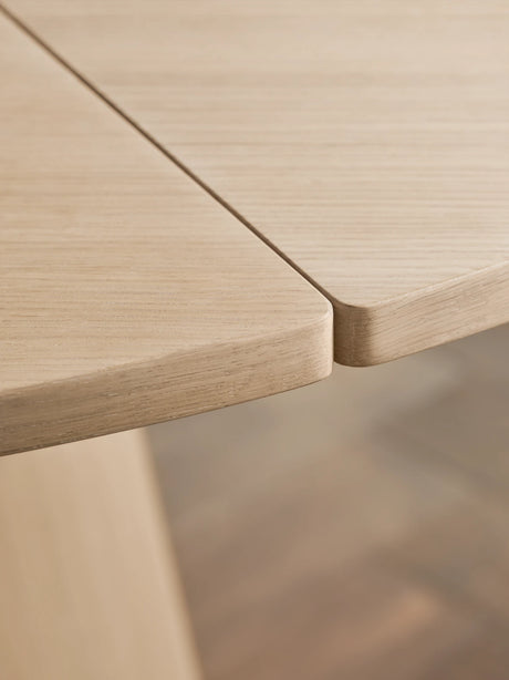 Piro Grand Esstisch aus Eiche / Furnier 305x125 cm - ZEN ZONE Furniture