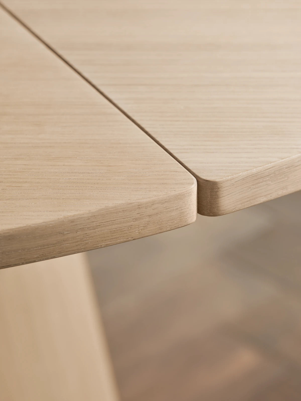 Piro Grand Esstisch aus Eiche / Furnier 305x125 cm - ZEN ZONE Furniture