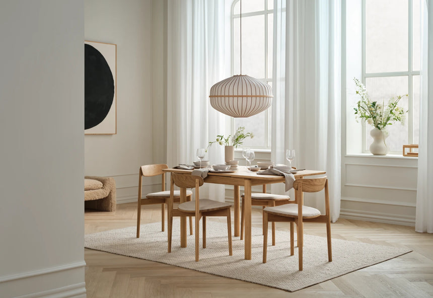 Merge Esszimmerstuhl aus Eiche weiß pigmentiert geölt, gepolstert, Monza - Bouclé und Textur, Beige - ZEN ZONE Furniture